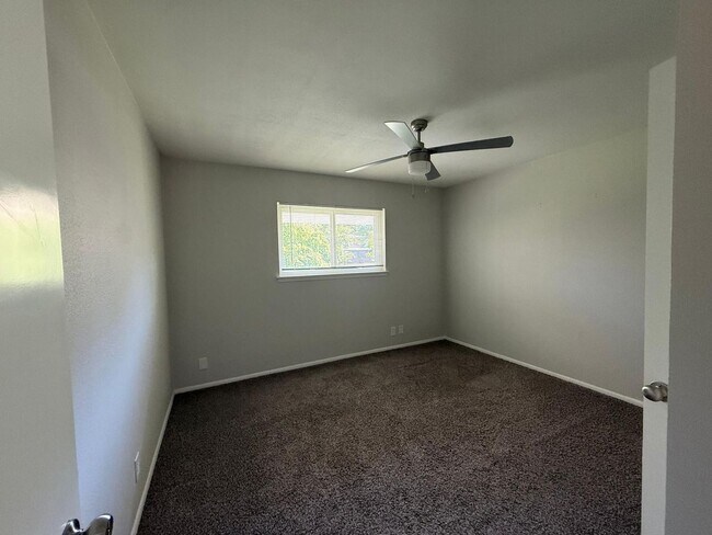 Photo - 10606 Millspring