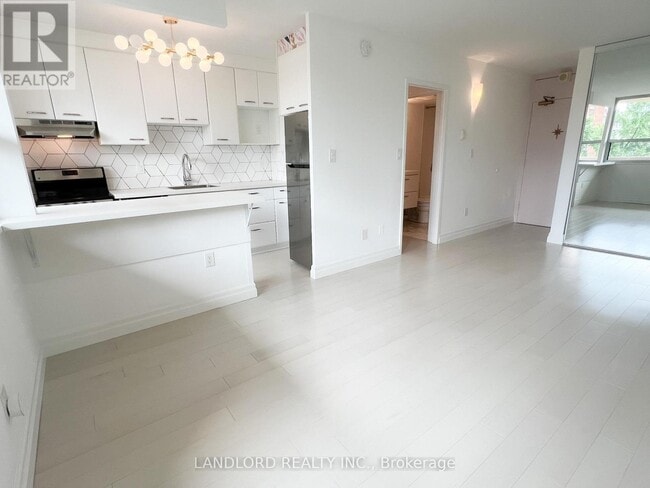 Photo - 40 Homewood Ave Unit 811