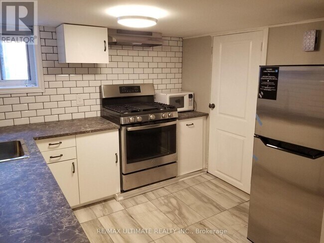Photo - 1133 Dufferin St
