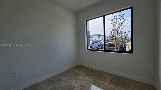 1305 NW 4th Ter