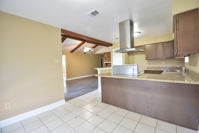 Photo - 2800 Yorktowne Dr