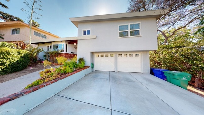 4967 Campanile Dr