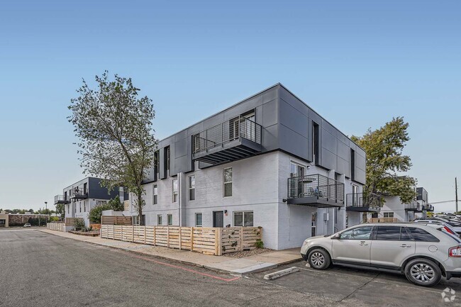 Building Photo - Heights on Huron Rental