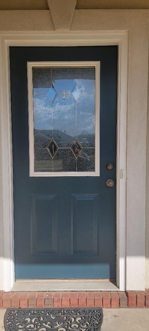 Photo - AVAILABLE NOW - CALL US FOR A SHOWING!