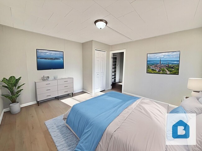 Photo - 1041 Lake Ave Unit 1