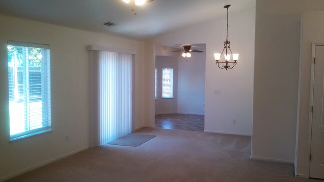 Photo - Beautiful home located in a court!