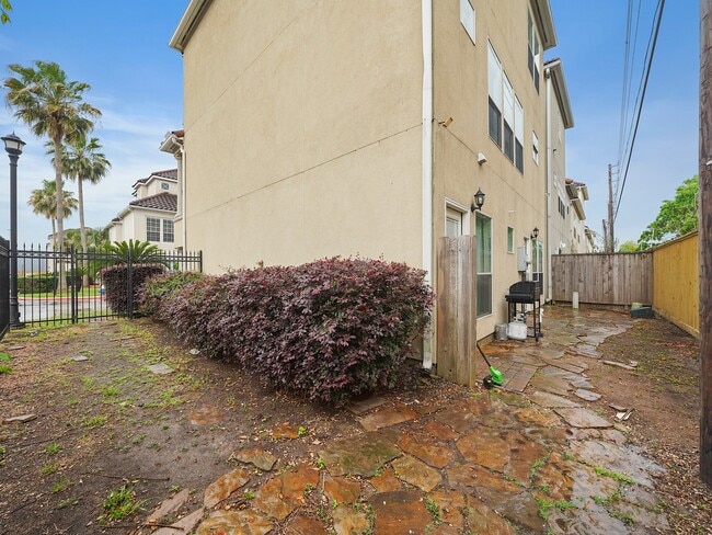 Photo - 7106 Harmony Cove