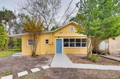 Photo - "Cozy 1-Bed Oasis in Titusville: Perfect Comfort on Main Street!" Unit 101