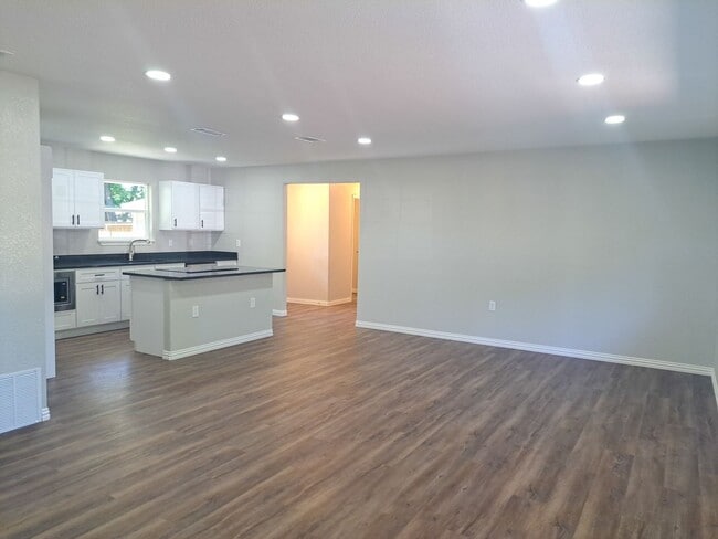 Photo - 5 bedroom / 2 bath