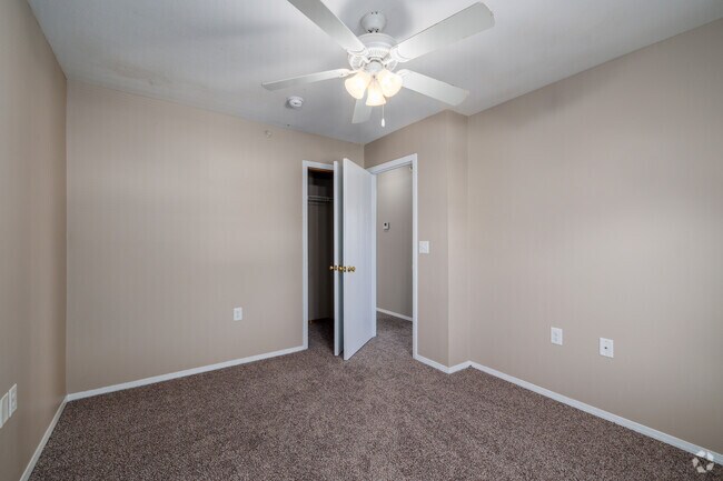 3BR, 2BA - 1,200SF - Second Bathroom
