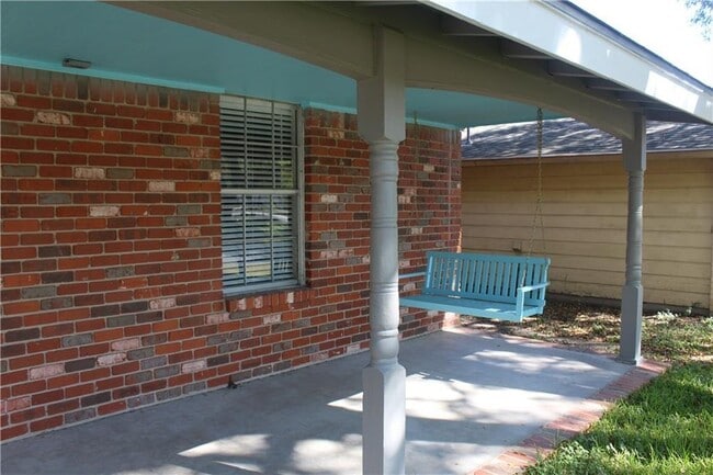 Photo - 3006 Maplelawn Cir