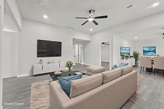 Photo - 1615 Hiller St