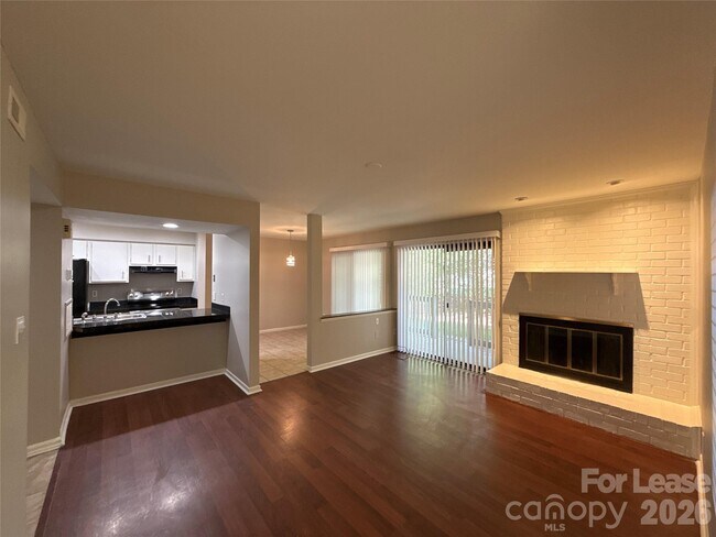 Photo - 11002 Harrowfield Rd