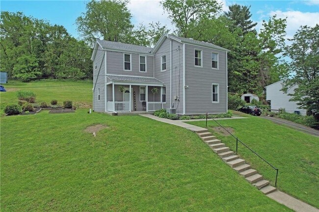 Building Photo - Conveniently Located 4 Bed/2 Bath Home-Central AC and Heat-Available 3/01!