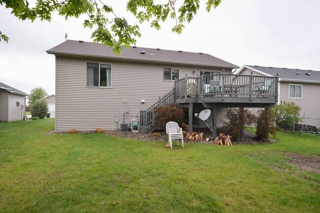 Photo - Exceptional home in Badger Ridge area of Rochester!