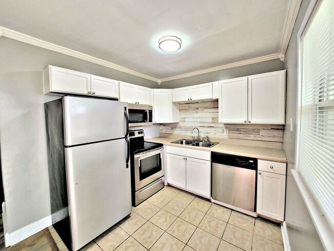 Photo - 1504 Oakwood Ave NE Unit 4
