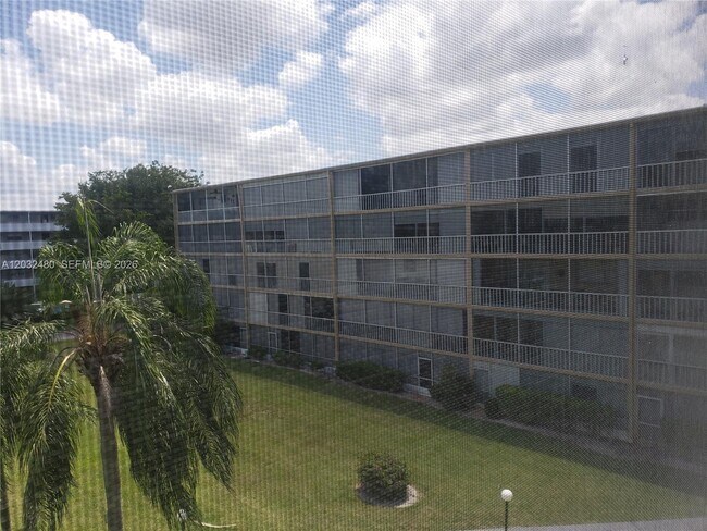 Photo - 4700 Washington St Unit 404