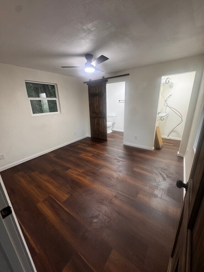 Photo - 326 W College St