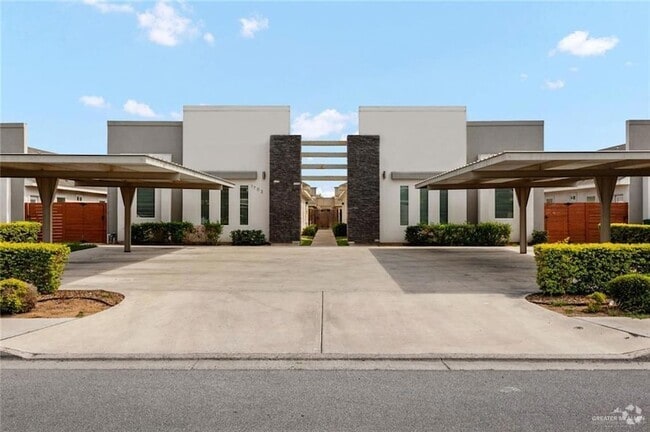 Building Photo - 1705 W Garrison Dr Unit 3 Rental