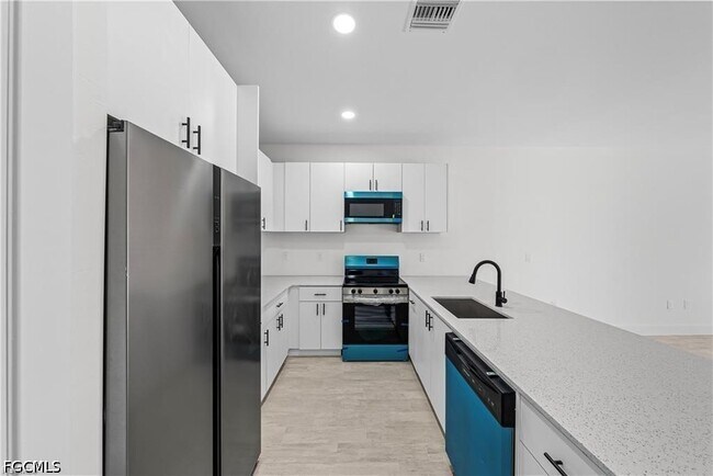 Photo - 2220 Kenneth Ave S