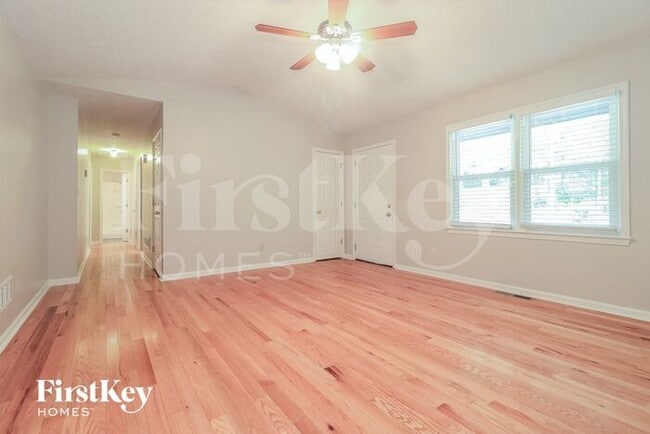 Photo - 124 Spring Dr