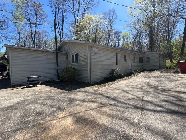 Building Photo - 442 Gardners Ln