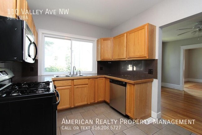 Photo - 110 Valley Ave NW