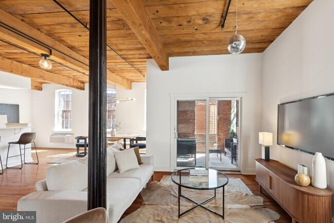 Building Photo - 205 Cuthbert St Unit 301