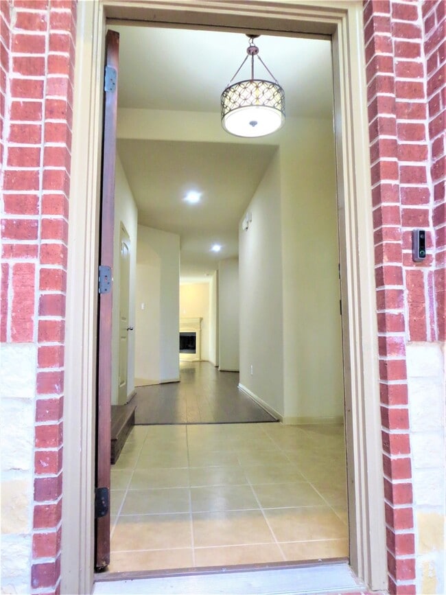 Photo - 18911 Cove Mill Ln