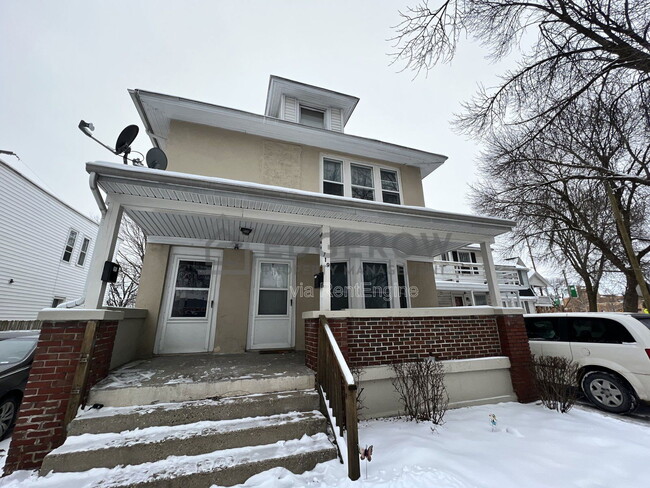 Building Photo - 719 Stocking Ave NW