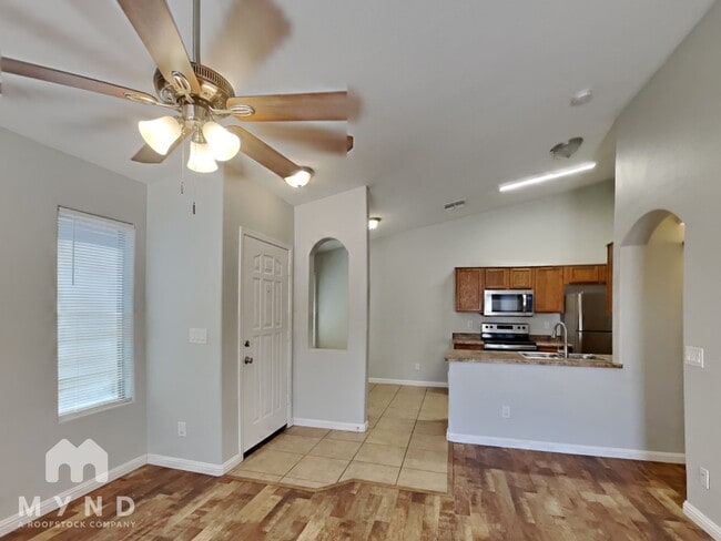 Photo - 40768 W Sanders Way