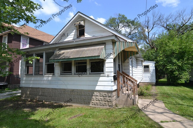 Building Photo - 10 Boulder Ave Rental