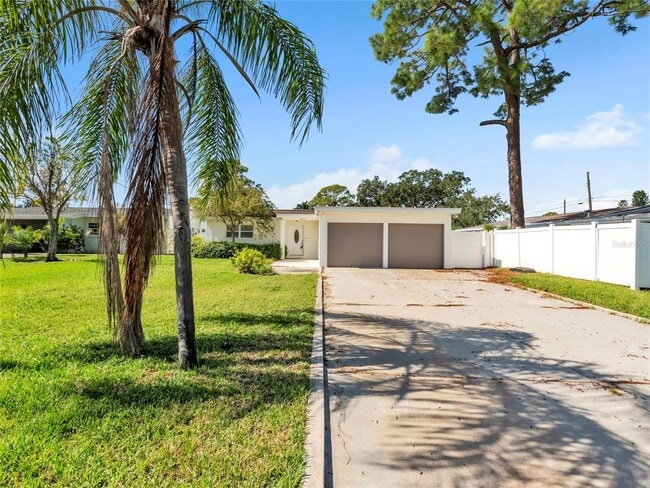 Photo - 4870 Venetian Blvd NE