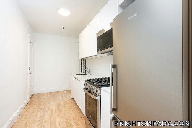 Building Photo - 288 Chestnut Hill Ave Unit 6 Rental