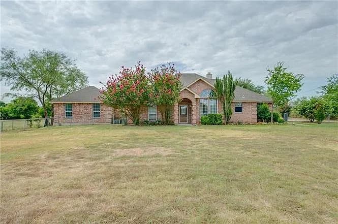 Photo - 320 Twin Creek Dr