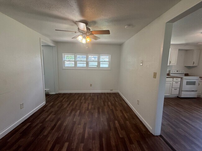 Photo - 2541 W State St