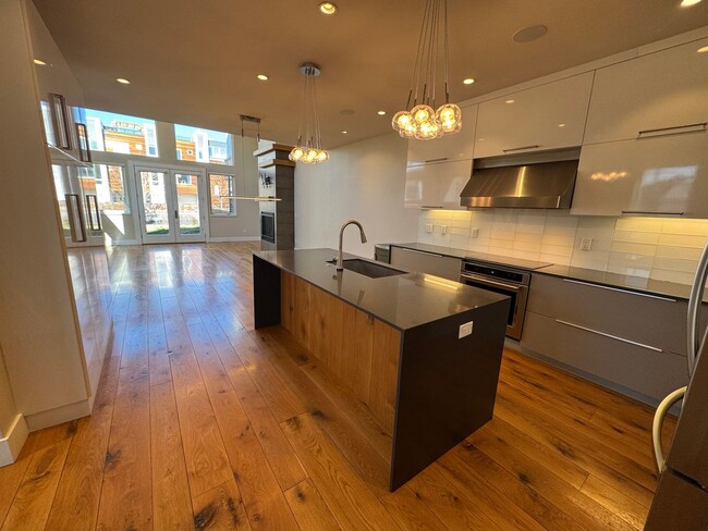 Photo - Perfect Sloan Lake Home with all the features and great views