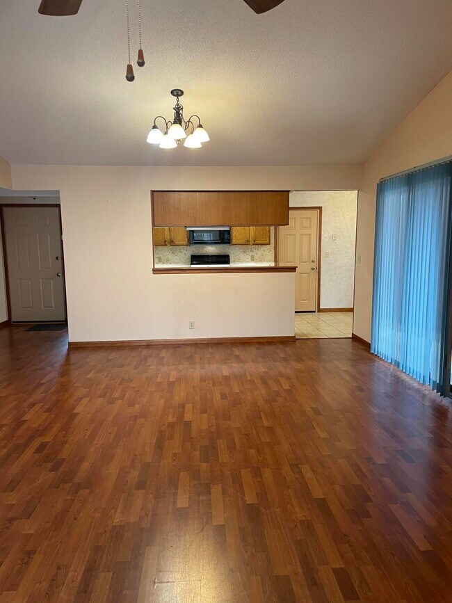 Photo - 1018 Alderwood Way