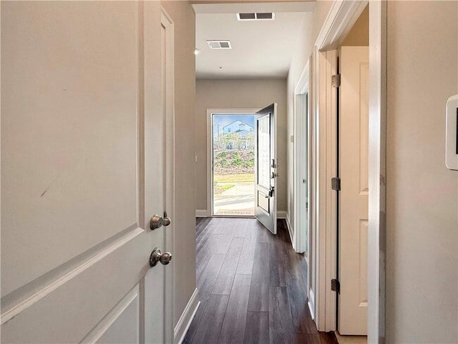 Photo - 732 Mulberry Walk