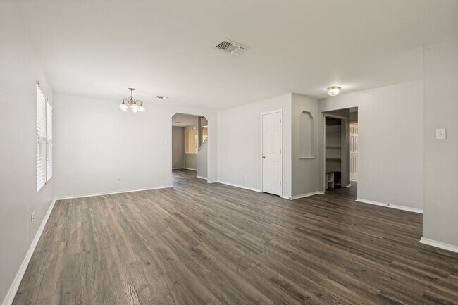 153 Hanging Moss Dr