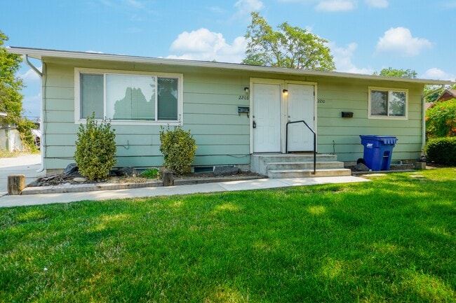 Photo - 2208 S Owyhee St