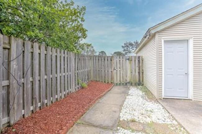 Photo - Spacious 3-Bedroom Home in Memphis - Comfort & Convenience!