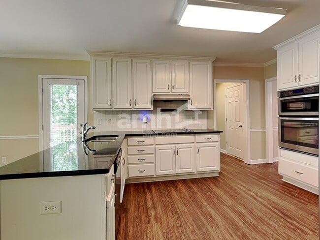 Photo - 708 Braidwood Ridge NW