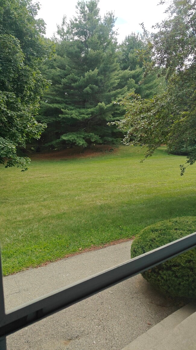 Photo - 8 Lochmere Ln