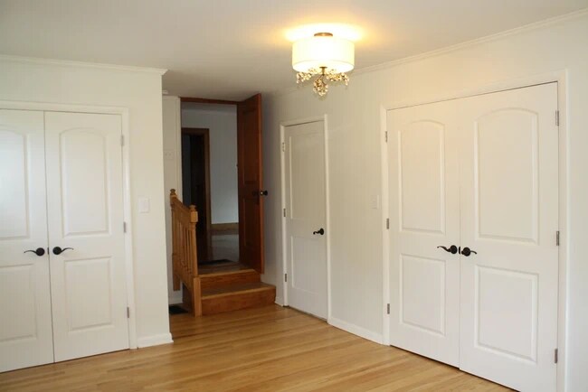 Photo - 810 E 1st St