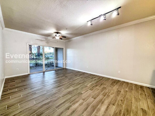 Photo - 8290 Gate Pkwy W Unit 117