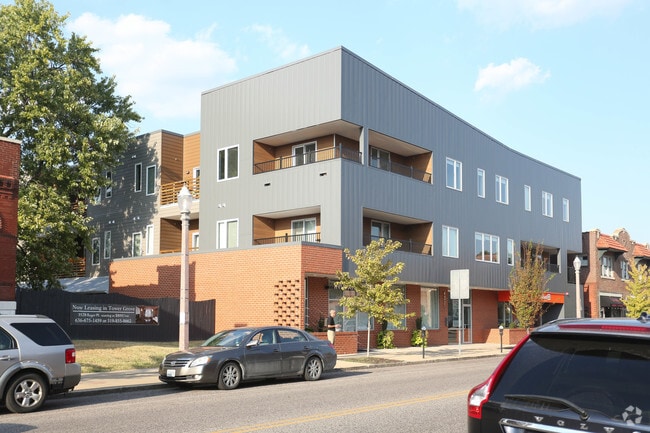 4321 Grove