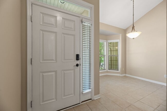 Photo - Beautiful 3 bedroom condo in Farragut!