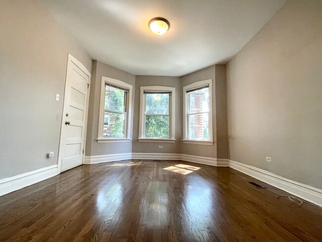 Photo - 2930 N Hamlin Ave Unit 2930NH01