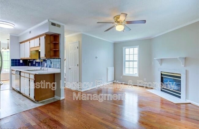 Photo - 845 Salem Pointe Ln